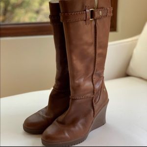 Ugg Wedged Leather Boots with shearling lining